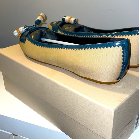 Burberry Flats - Honley BRG size 9.5 women